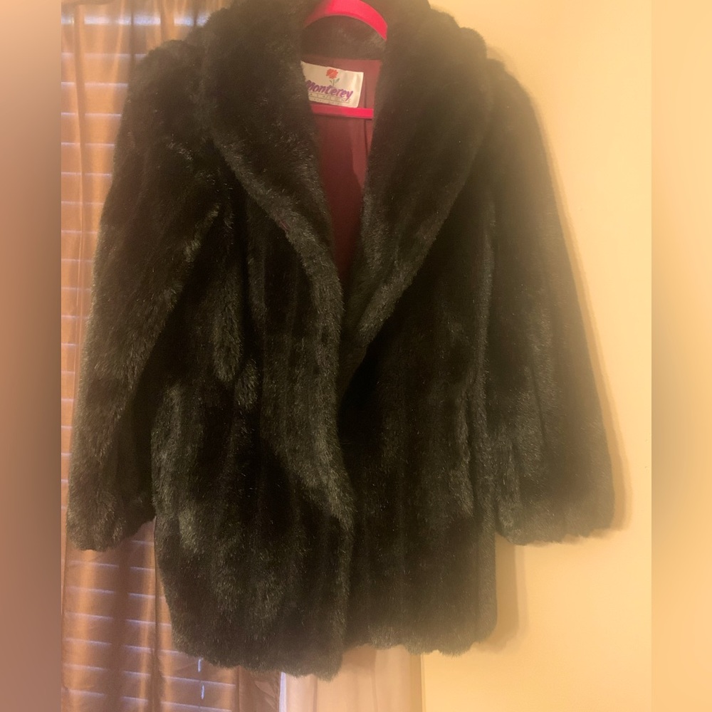 🔥Monterey Fashion…Vintage Fur Coat🔥